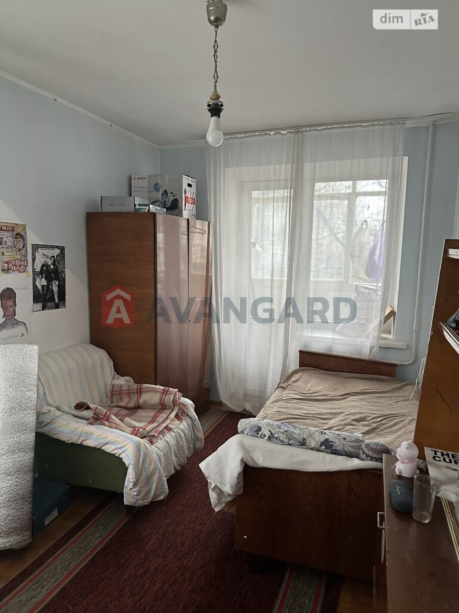 3 ��. ��������, 68/40/10 ��. �., 2/9 ������ ���� 6