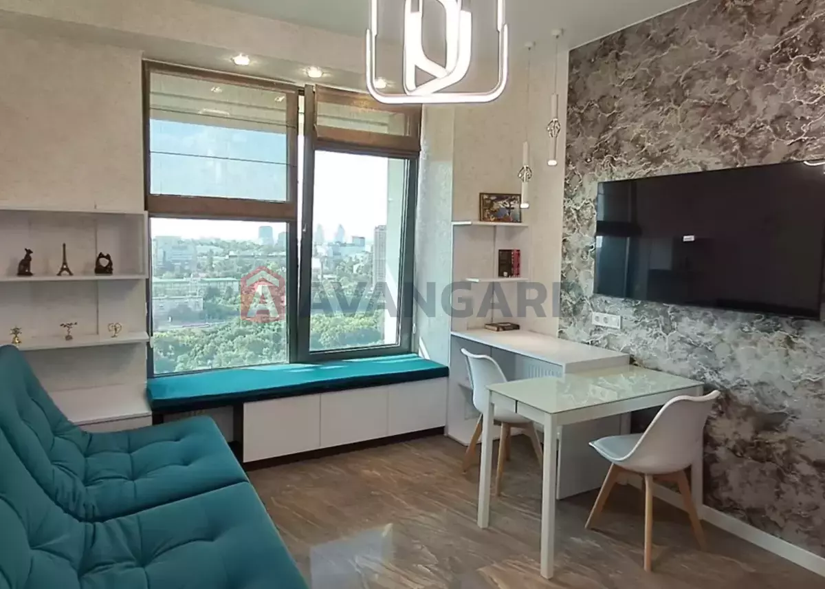 1 ����. ��������, 30/-/- ��. �., 28/32 ���� ���� 10