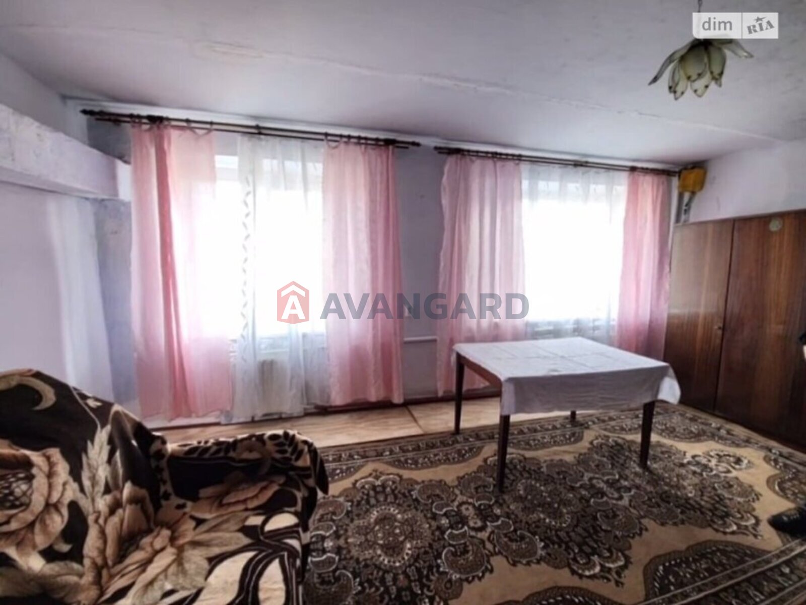 2 ��. ��������, 47/-/18 ��. �., 1/2 ������ ���� 3