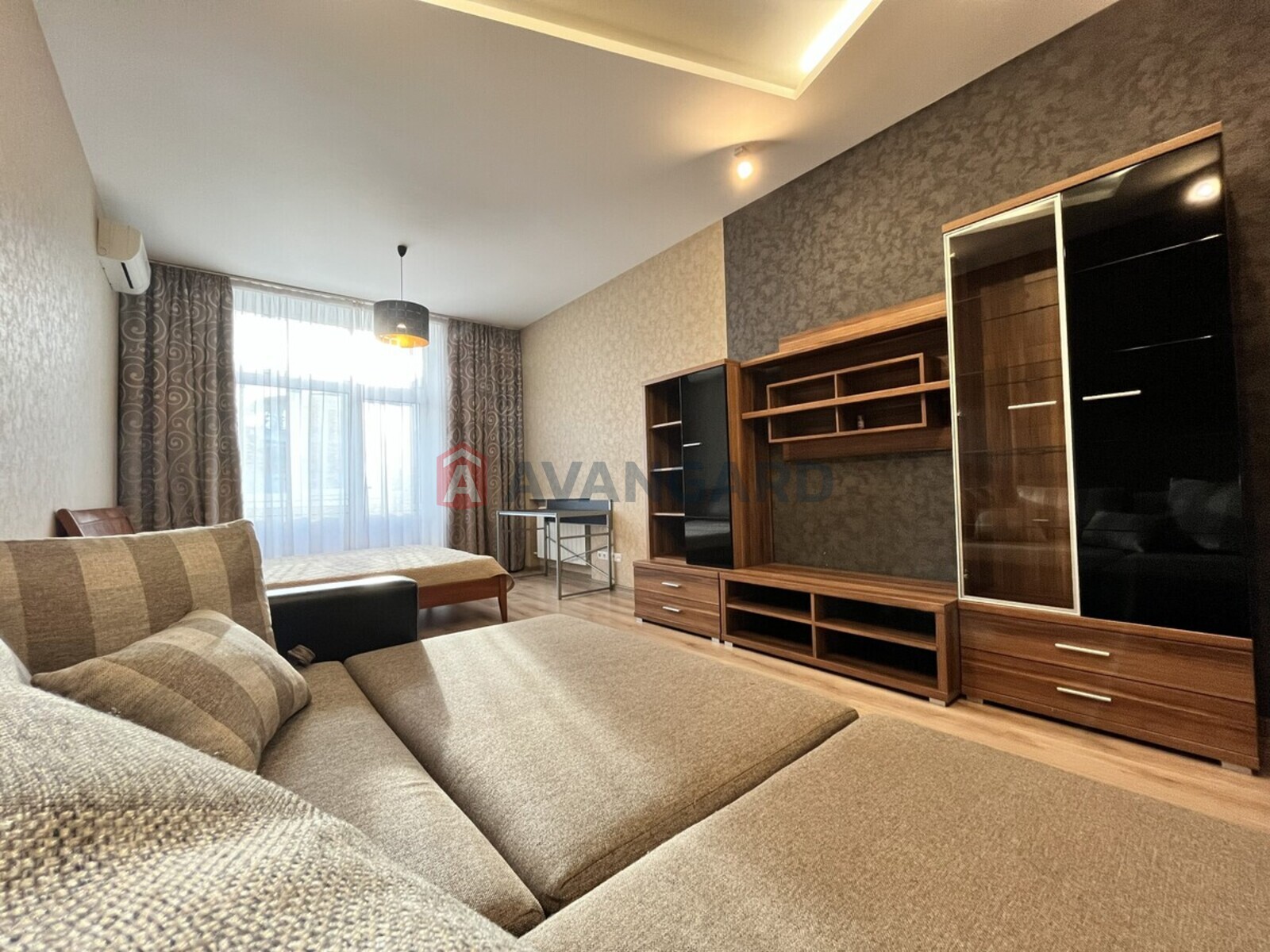 1 ����. ��������, 45/21/7 ��. �., 4/5 ���� ���� 3