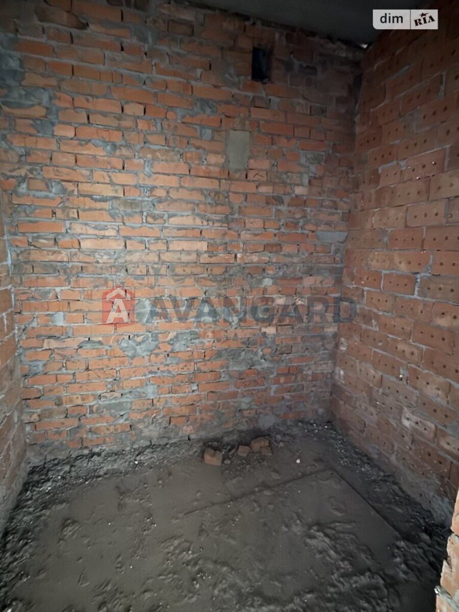 2 ��. ��������, 64/34/18 ��. �., 9/12 ������ ���� 9