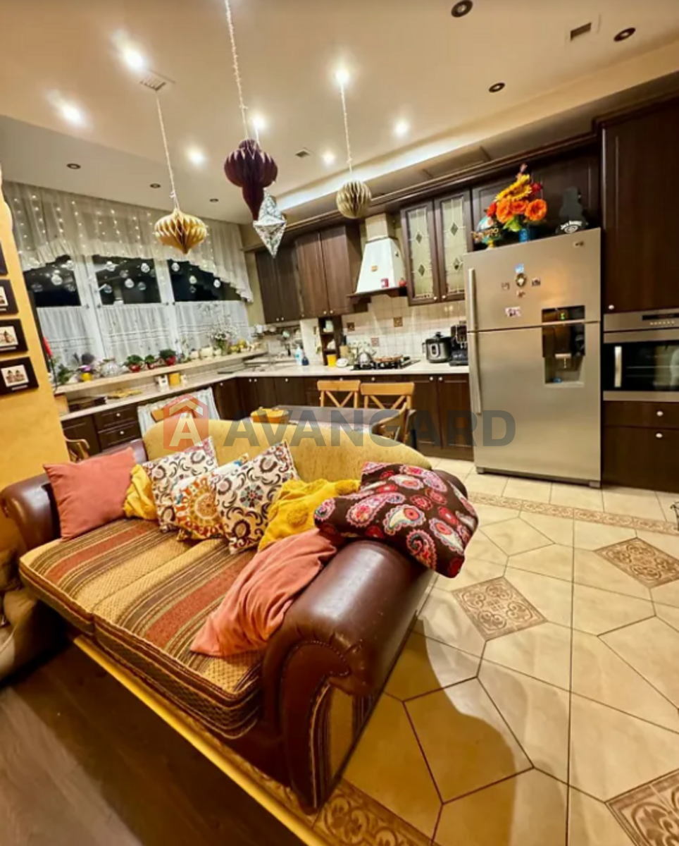 4 . , 110/57/22 . ., 8/10   2