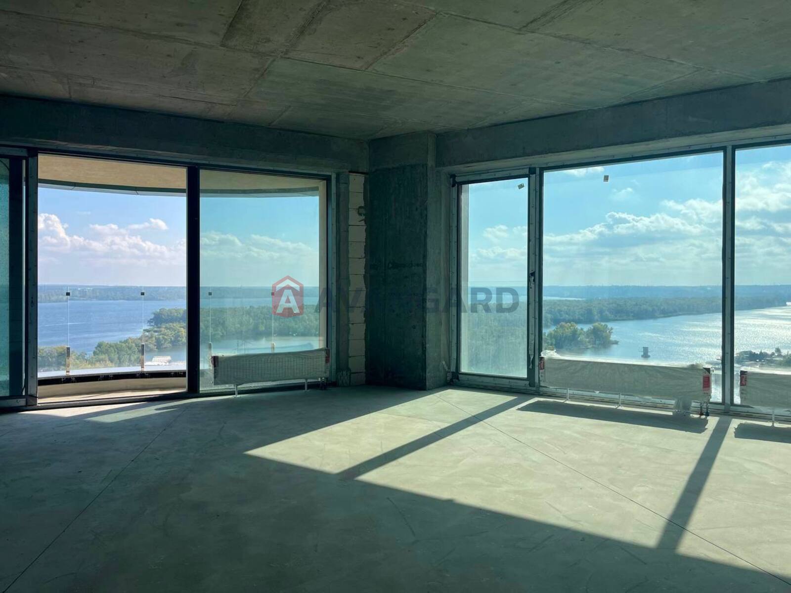 3 ��. ��������, 95/-/20 ��. �., 13/31 ������ ���� 8