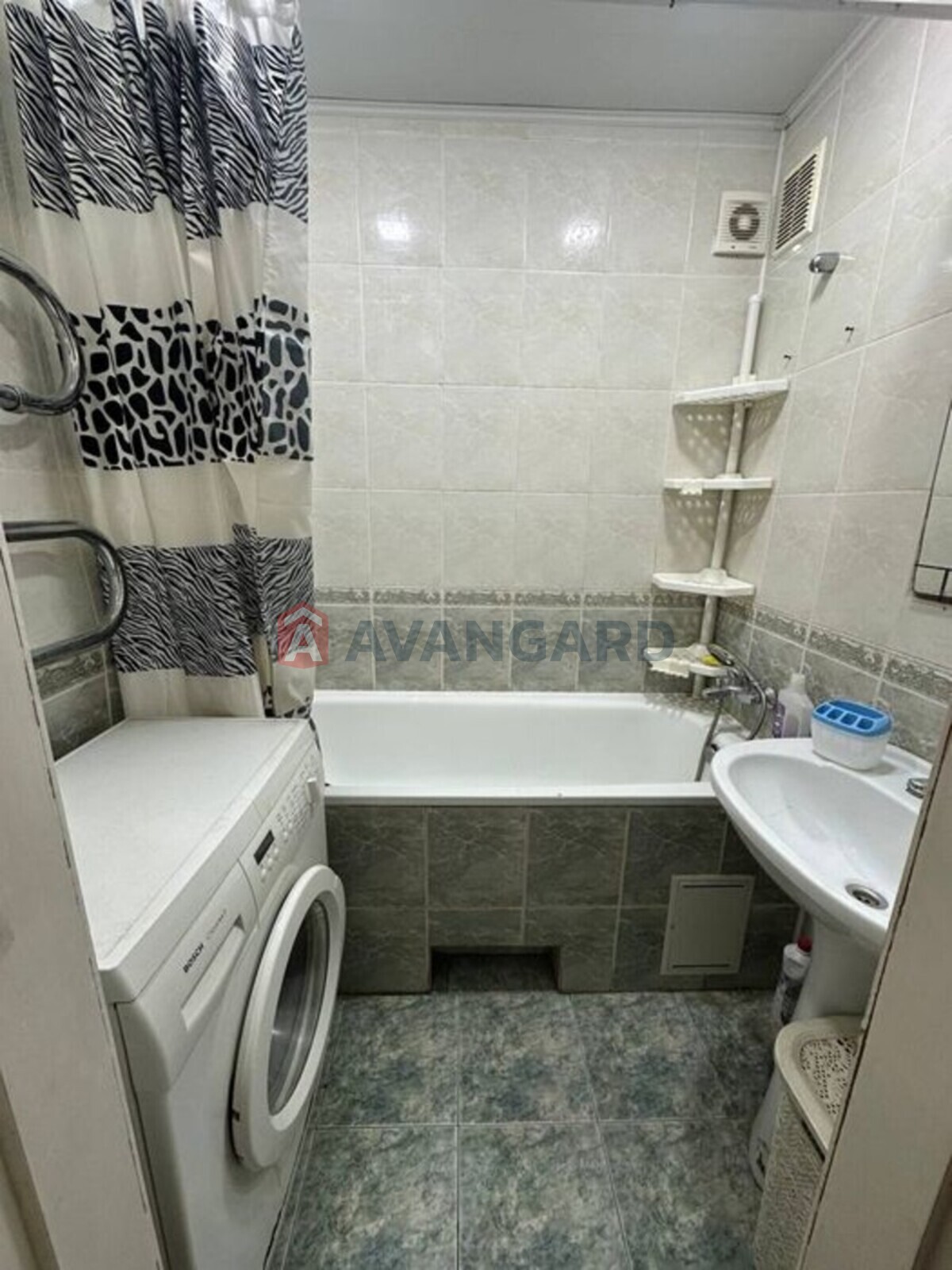 2 ��. ��������, 52/-/8 ��. �., 5/5 ������ ���� 5