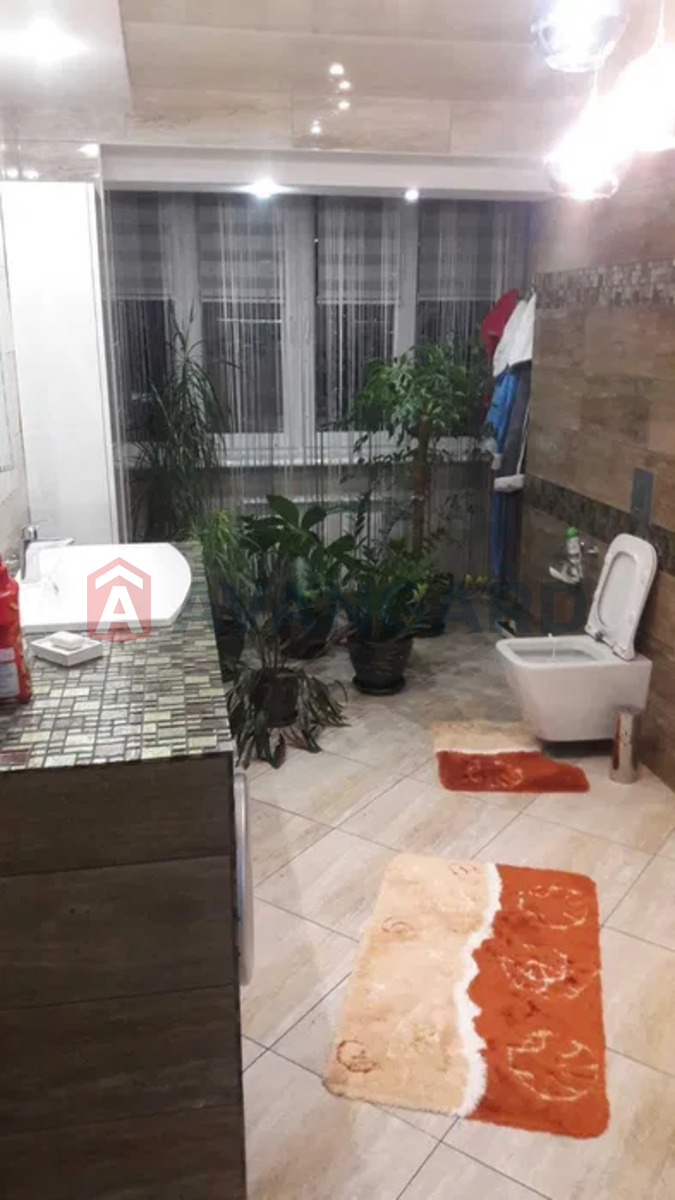 4 ��. ��������, 108/-/37 ��. �., 6/8 ������ ���� 7