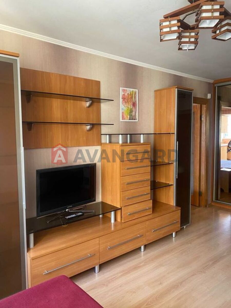 1 ��. ��������, 59/-/13 ��. �., 5/5 ������ ���� 10