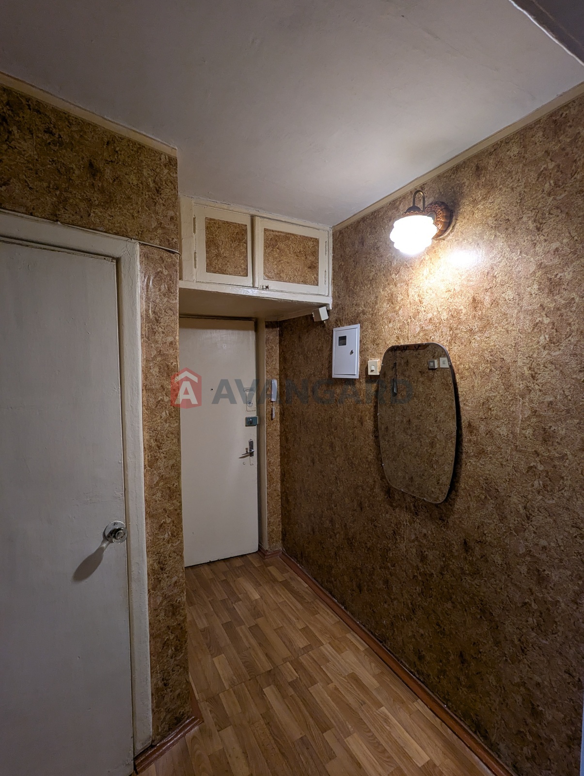 2 ��. ��������, 47/28/6 ��. �., 5/5 ������ ���� 9