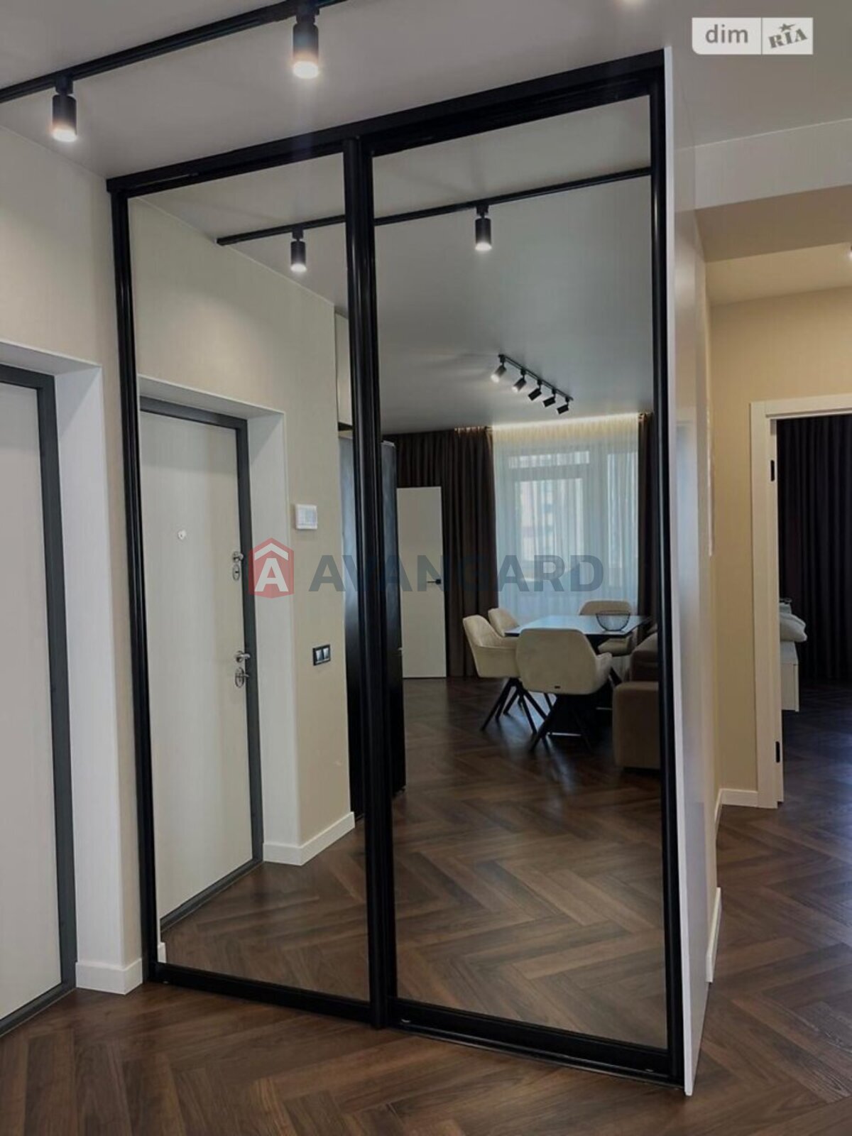 3 ��. ��������, 78/-/43 ��. �., 3/8 ������ ���� 10