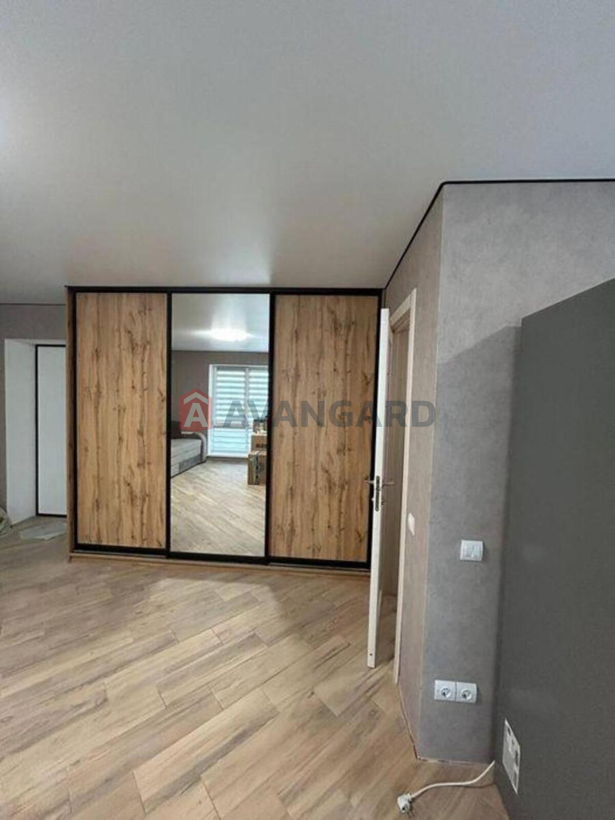 1 ��. ��������, 30/-/12 ��. �., 2/4 ������ ���� 4