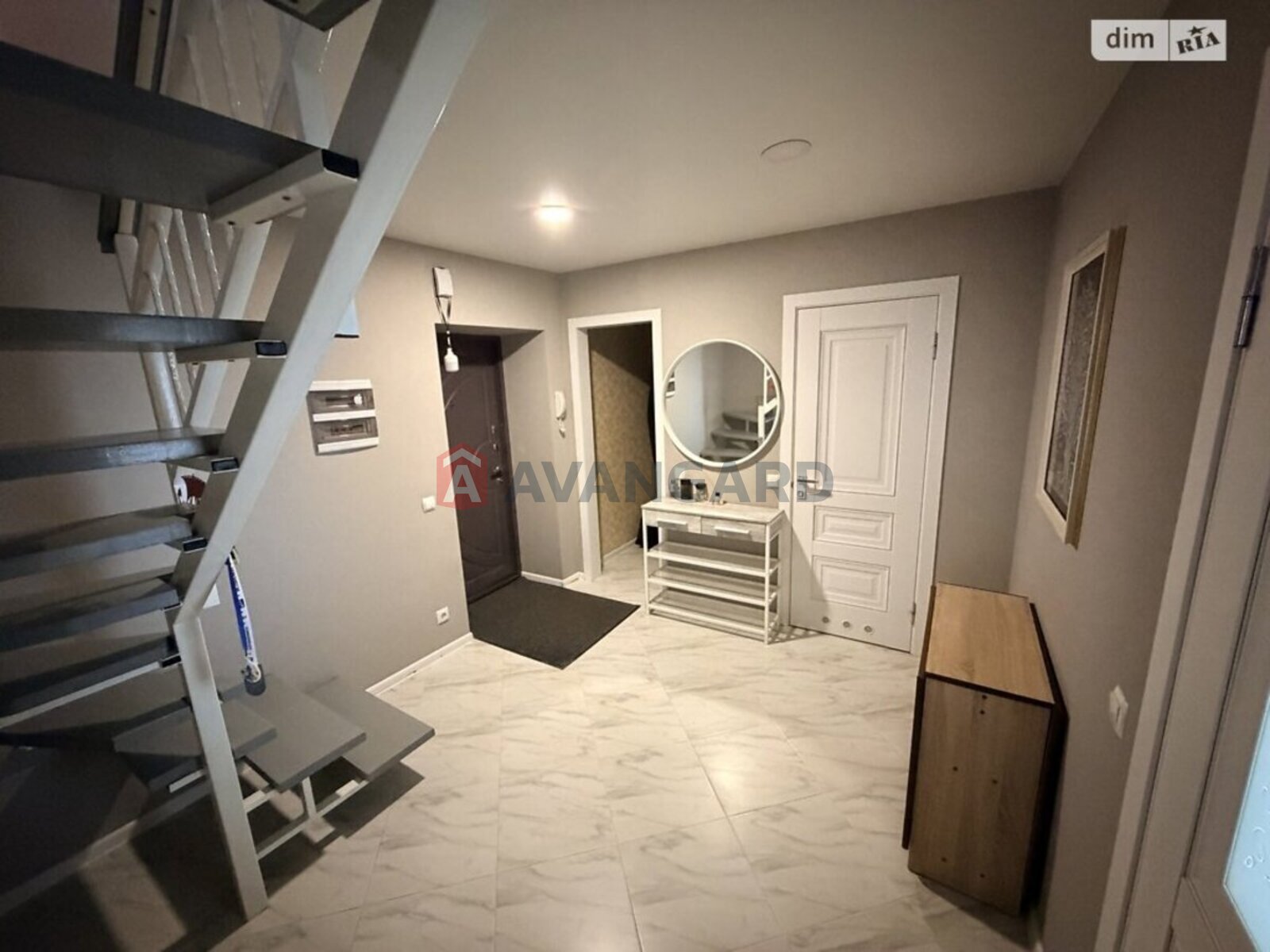 4 кім. квартира, 124/74/19 кв. м., 10/11 поверх фото 2 4 кім. квартира, 124/74/19 кв. м., 10/11 поверх фото 2