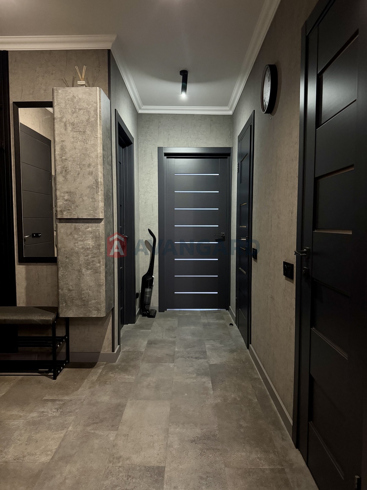 3 ����. ��������, 94/60/8 ��. �., 18/25 ���� ���� 18