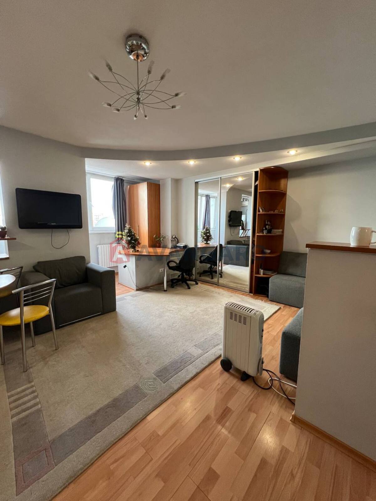 1 ��. ��������, 38/30/8 ��. �., 13/18 ������ ���� 11