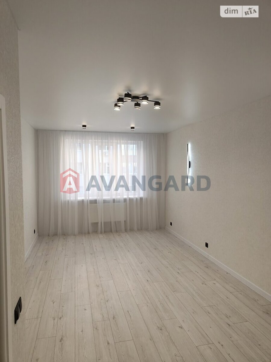 1 ��. ��������, 45/23/11 ��. �., 8/10 ������ ���� 3