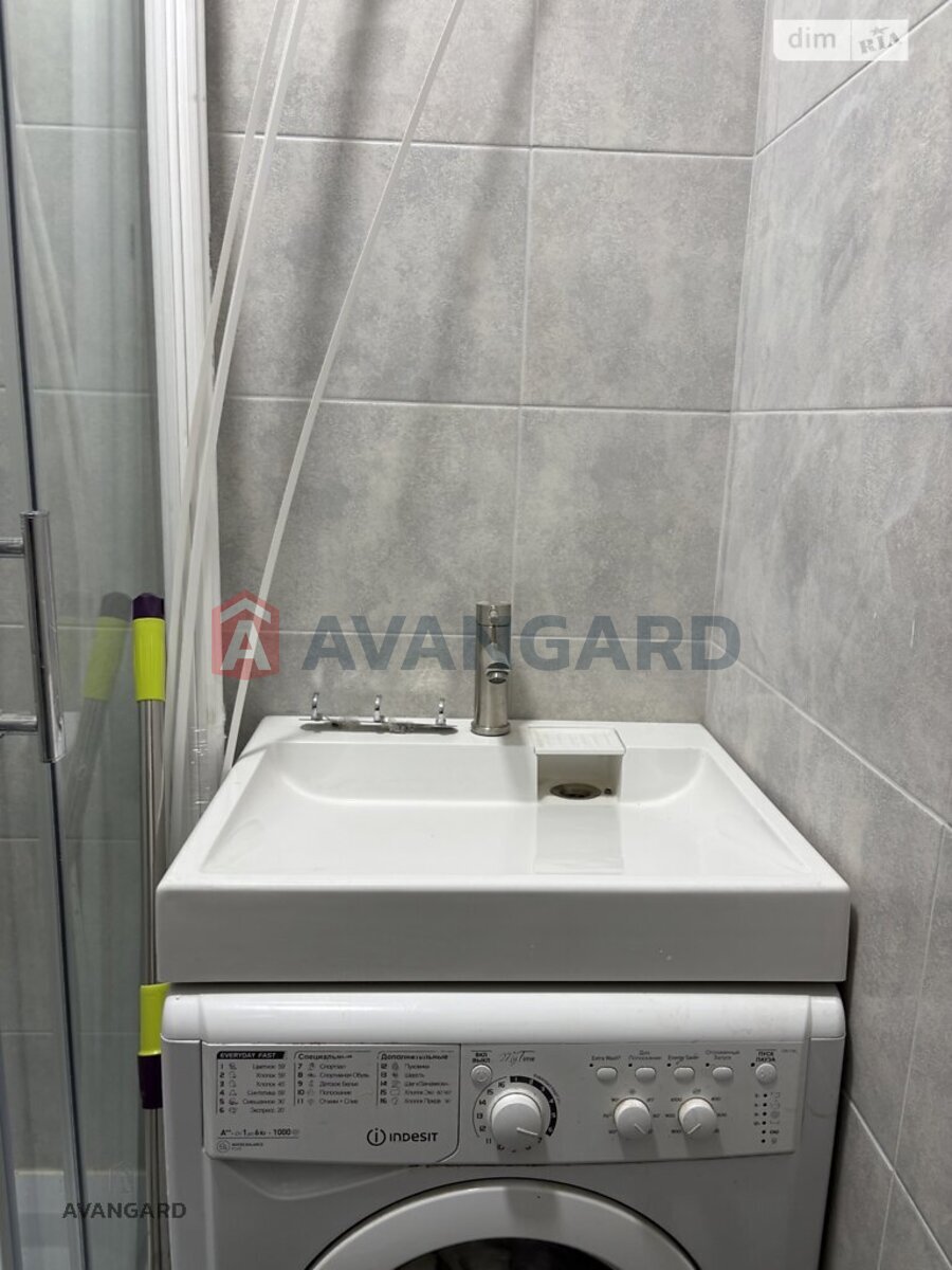 1 ��. ��������, 30/20/5 ��. �., 2/5 ������ ���� 3