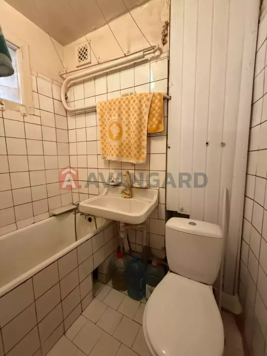 2 ��. ��������, 44/27/6 ��. �., 5/5 ������ ���� 8