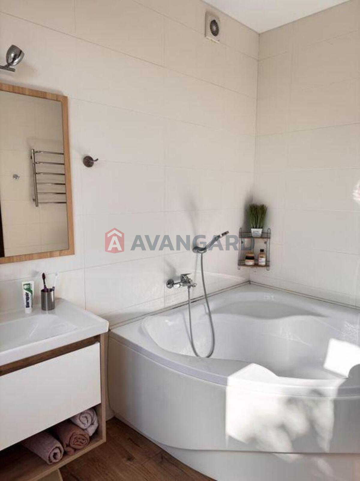 5 ��. ��������, 158/-/23 ��. �., 3/6 ������ ���� 16