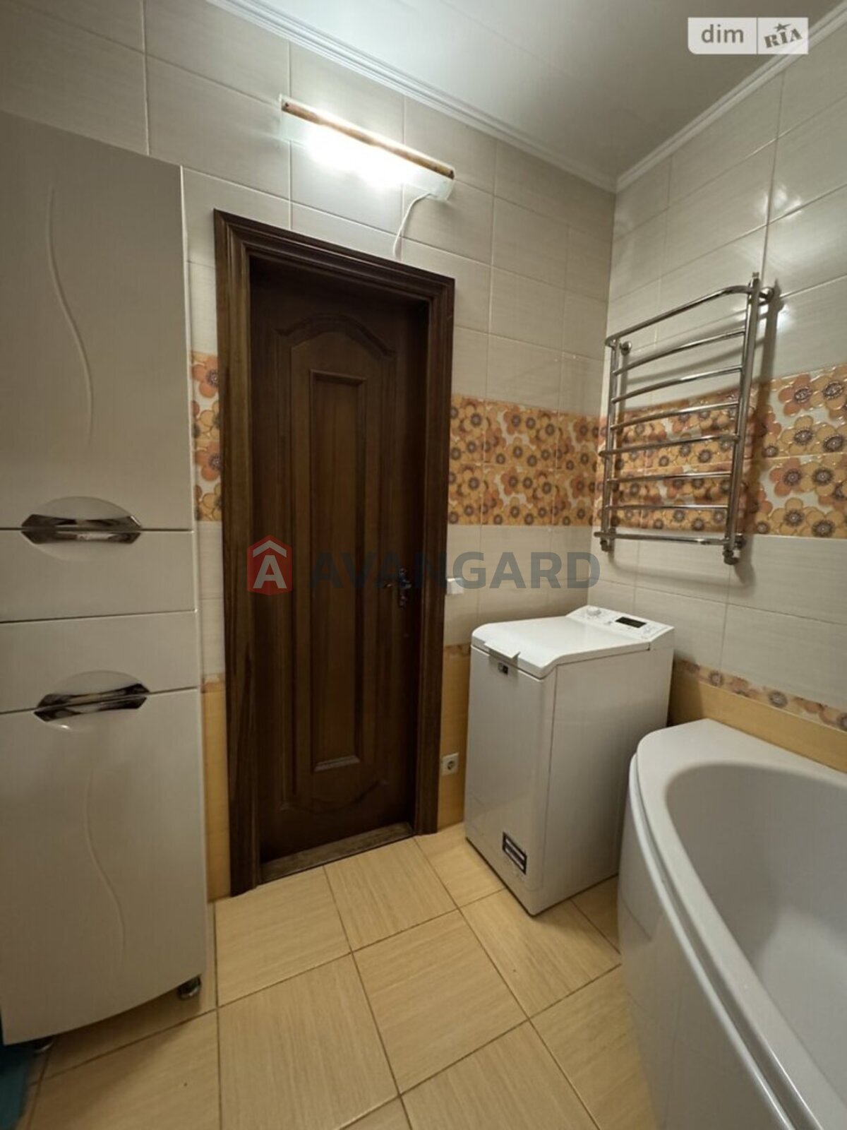 3 ��. ��������, 89/-/13 ��. �., 8/9 ������ ���� 10