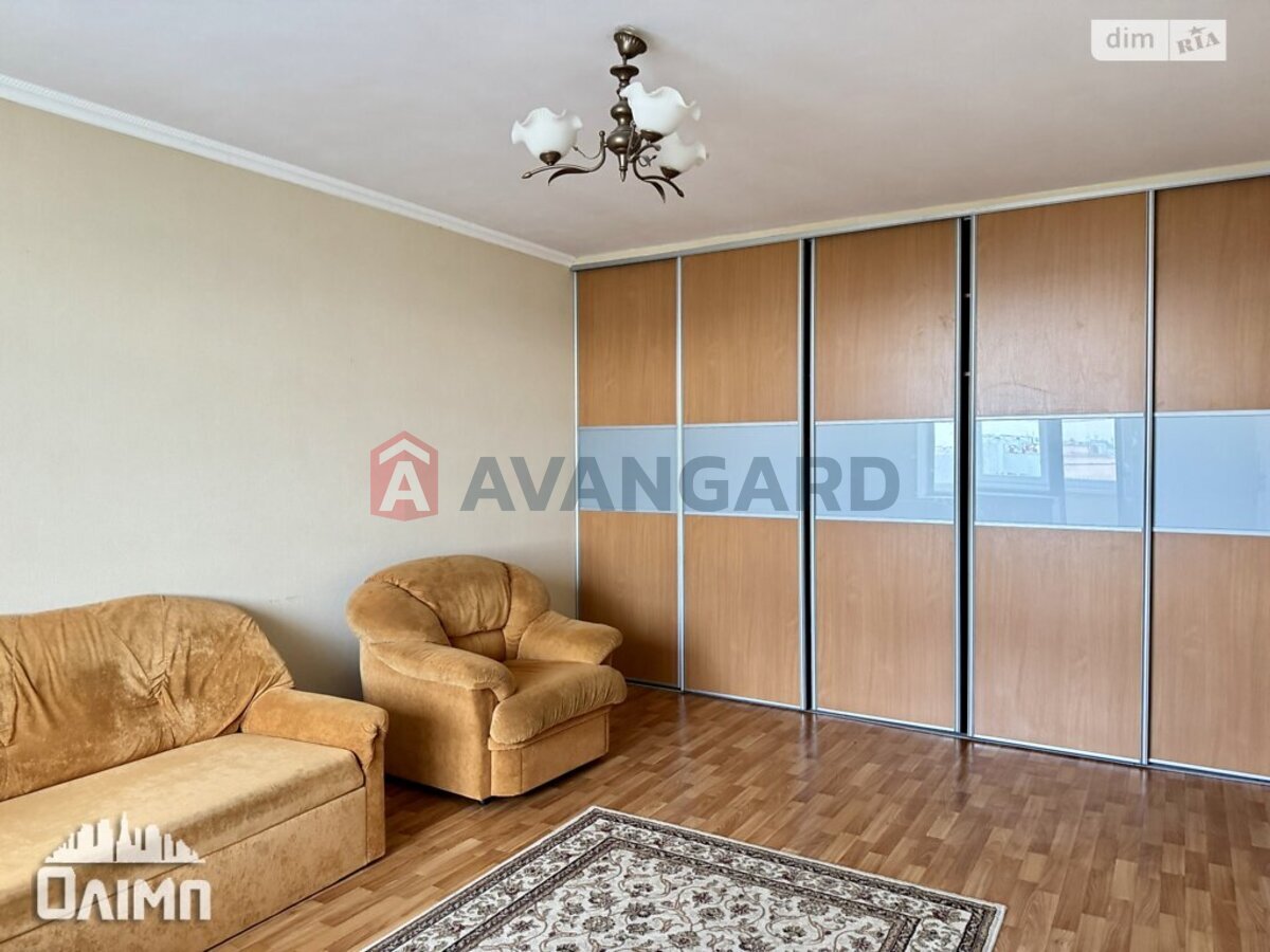 2 ����. ��������, 68/33/11 ��. �., 8/9 ���� ���� 2