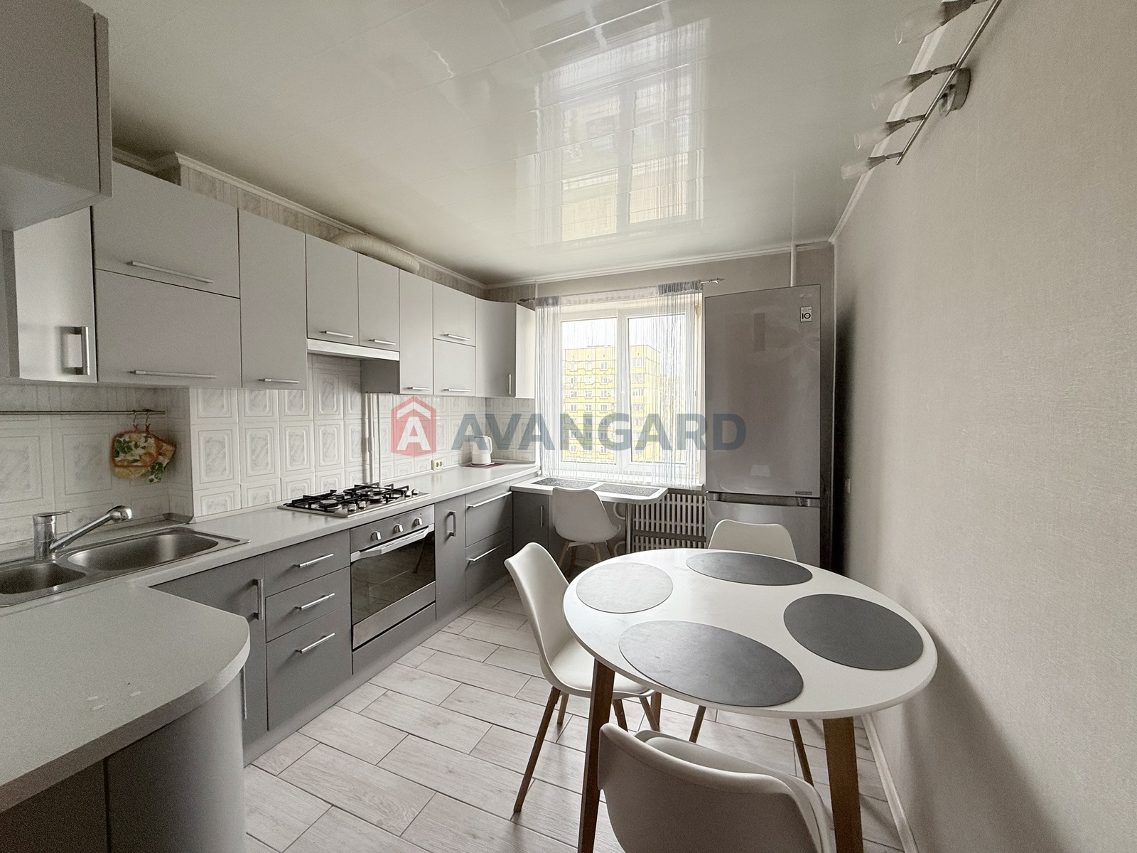 3 ����. ��������, 69,8/-/9,5 ��. �., 6/9 ���� ���� 1