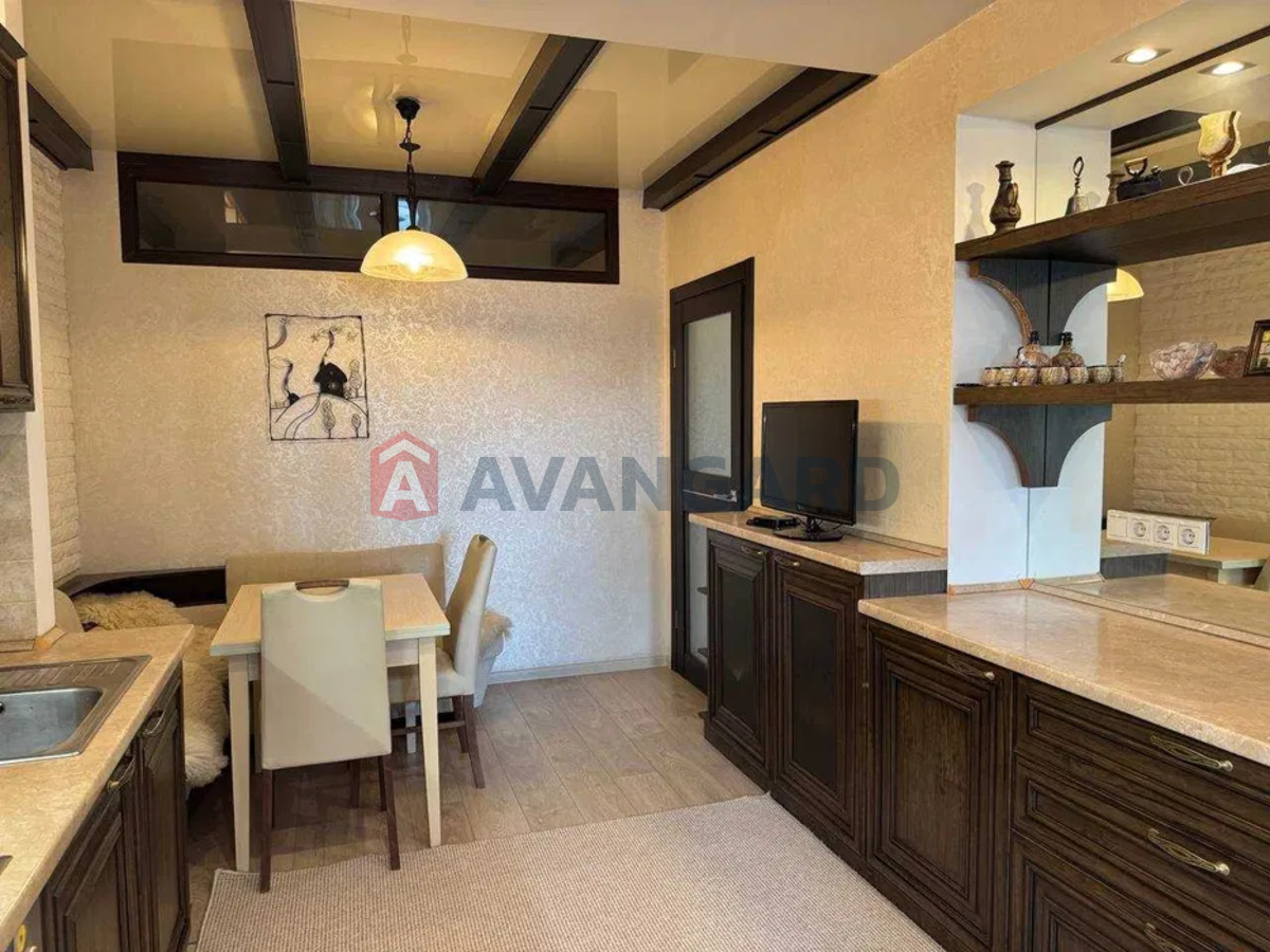 2 ��. ��������, 85/-/85 ��. �., 12/24 ������ ���� 1