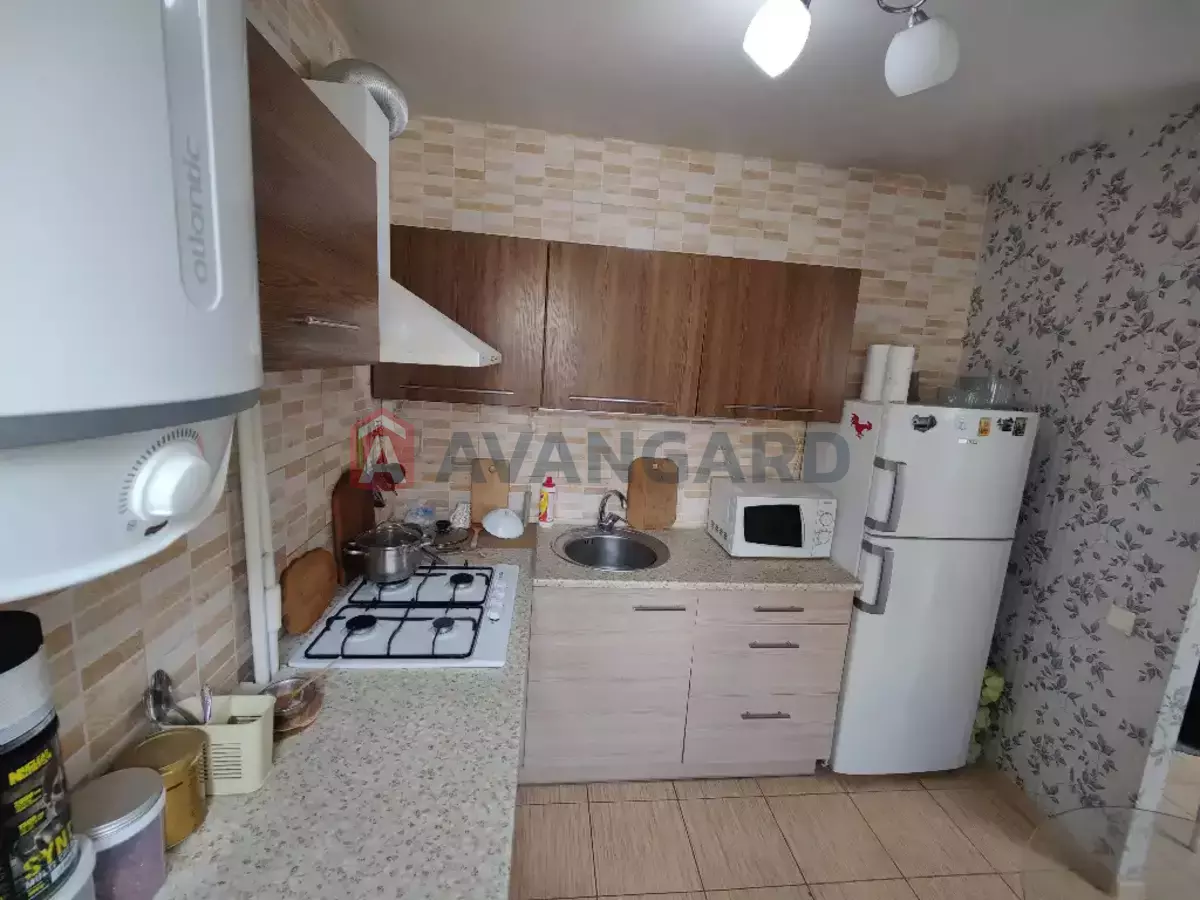 1 ��. ��������, 33/19/6 ��. �., 4/5 ������ ���� 9