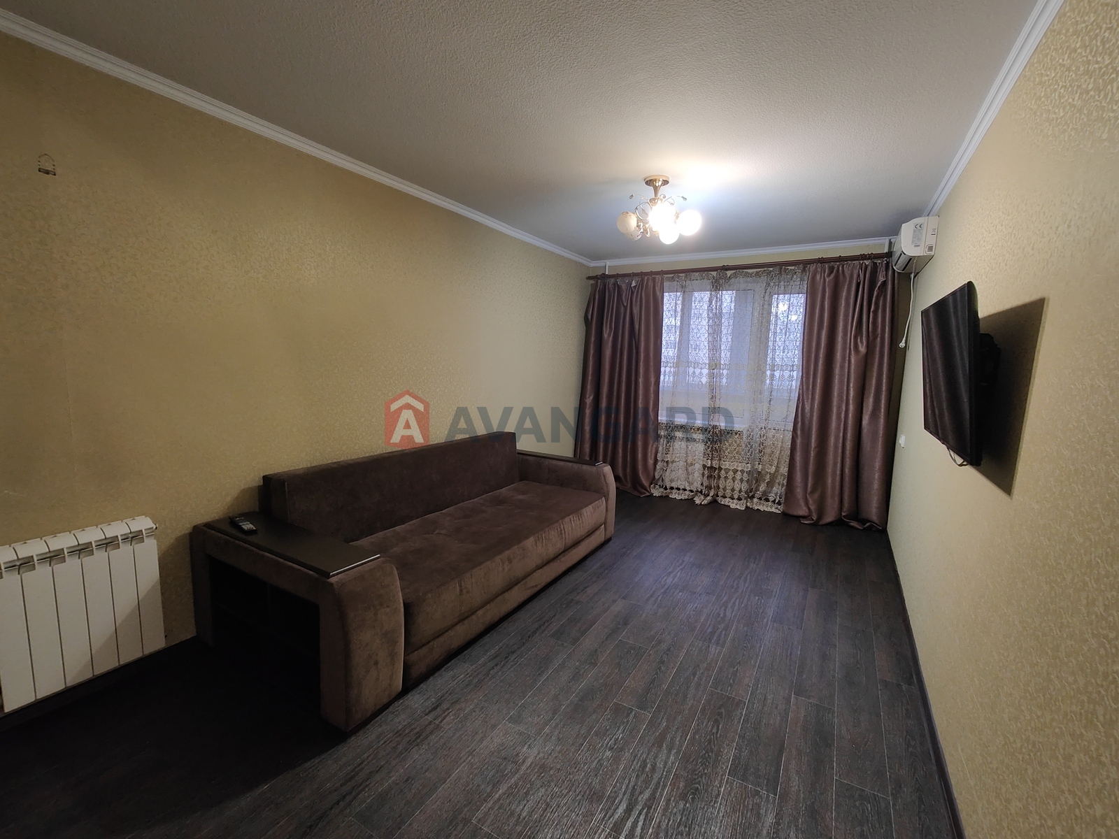 3 ��. ��������, 70,4/46,9/9,7 ��. �., 6/9 ������ ���� 2