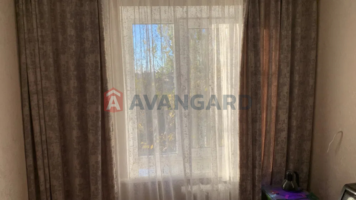 3 ��. ��������, 56/-/6 ��. �., 4/5 ������ ���� 11