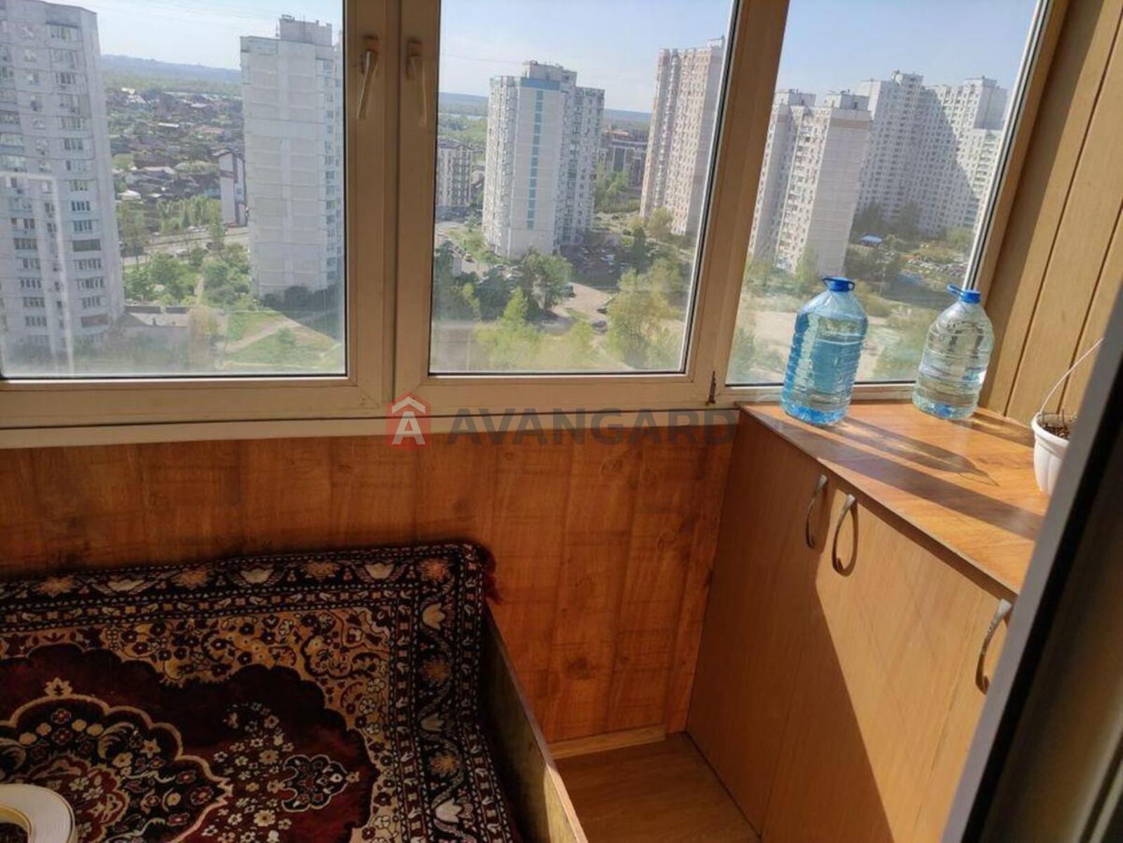 2 ��. ��������, 68/-/9 ��. �., 15/17 ������ ���� 3