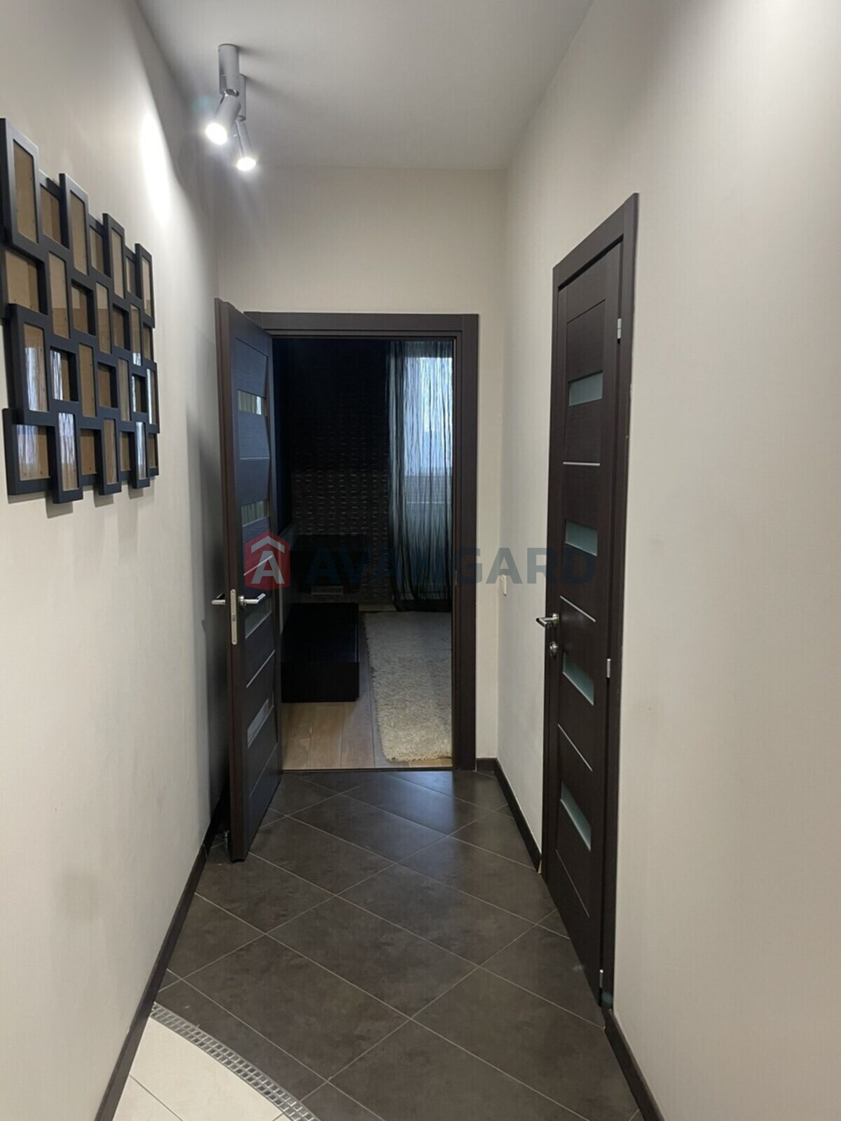 2 ��. ��������, 100/50/20 ��. �., 21/23 ������ ���� 6