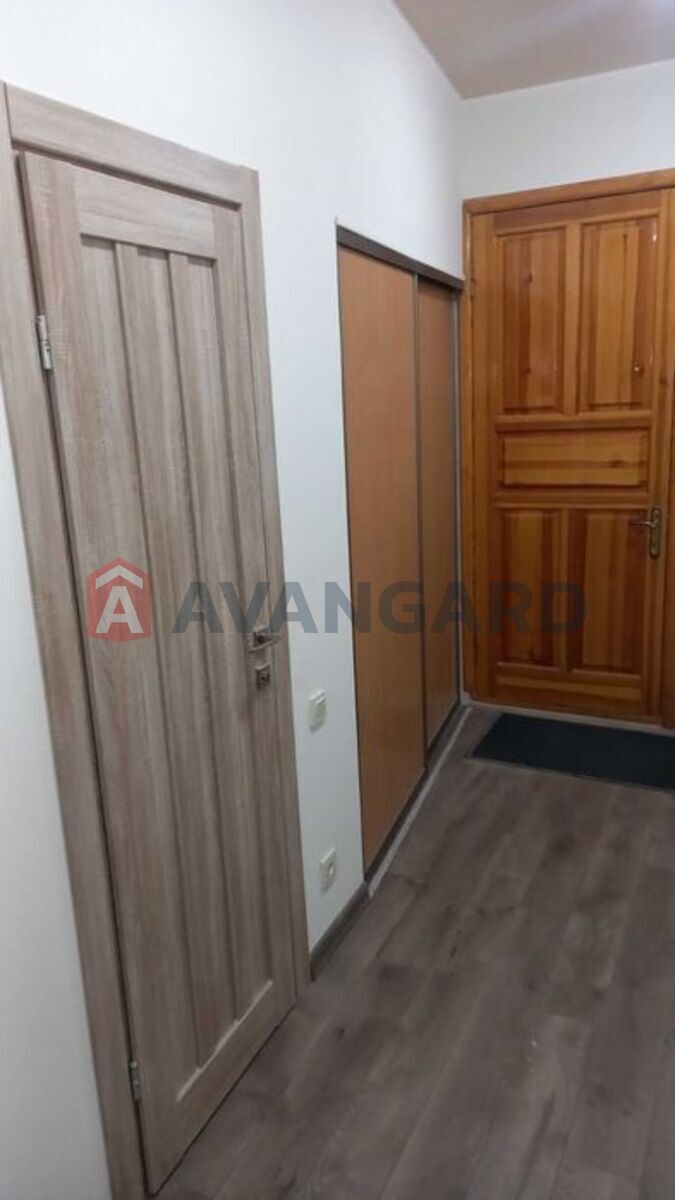 2 ��. ��������, 43/-/3 ��. �., 1/3 ������ ���� 8