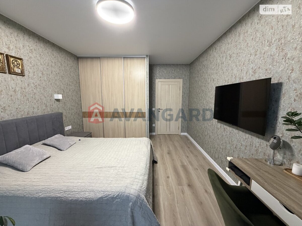 2 ��. ��������, 70/-/19 ��. �., 7/8 ������ ���� 15