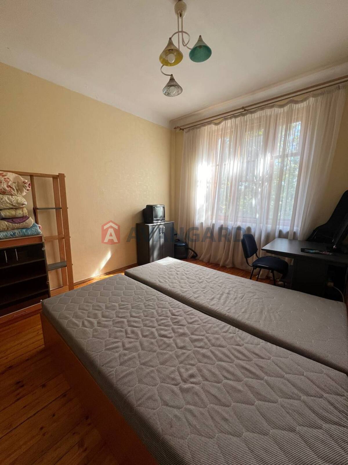 2 ��. ��������, 56/37/8 ��. �., 4/4 ������ ���� 8