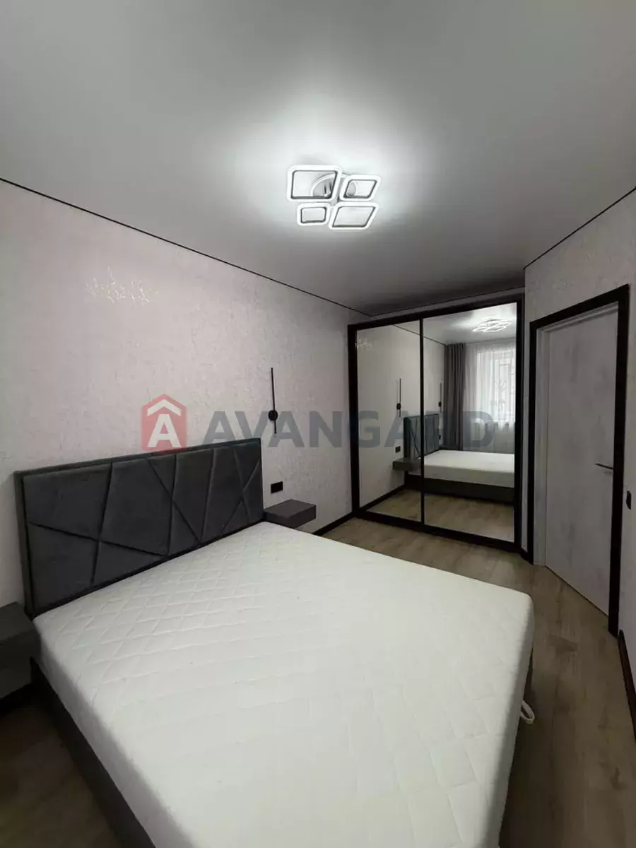 2 ��. ��������, 43/-/16 ��. �., 2/10 ������ ���� 5