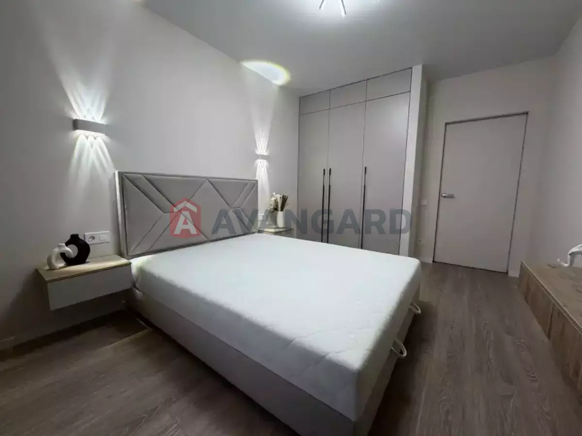 1 ��. ��������, 49/15/20 ��. �., 4/10 ������ ���� 10