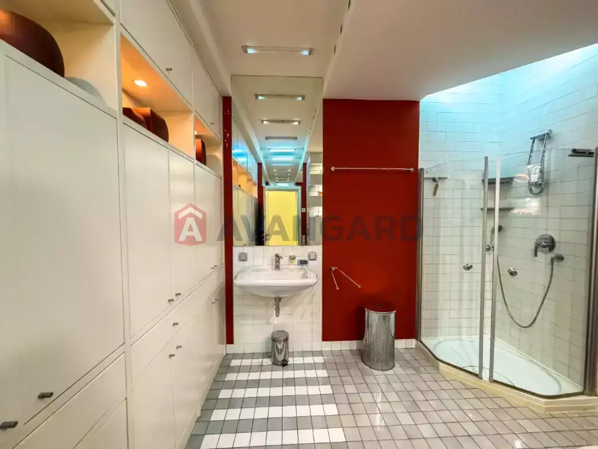 4 ��. ��������, 150/-/- ��. �., 8/14 ������ ���� 8