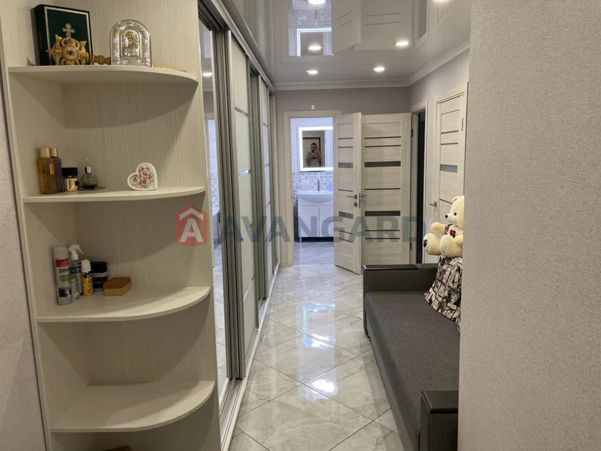 1 ����. ��������, 52/-/18 ��. �., 6/10 ���� ���� 1