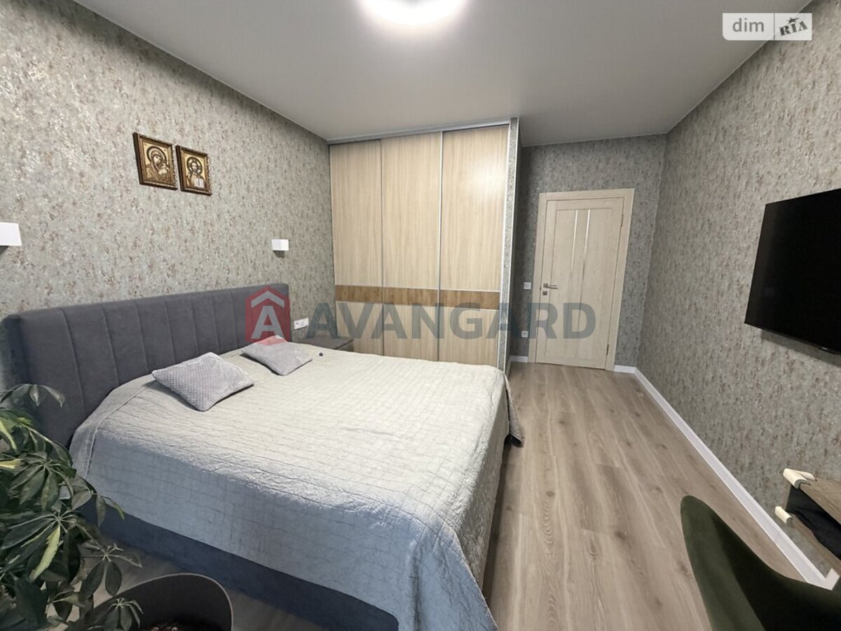 2 ��. ��������, 70/-/19 ��. �., 7/8 ������ ���� 16