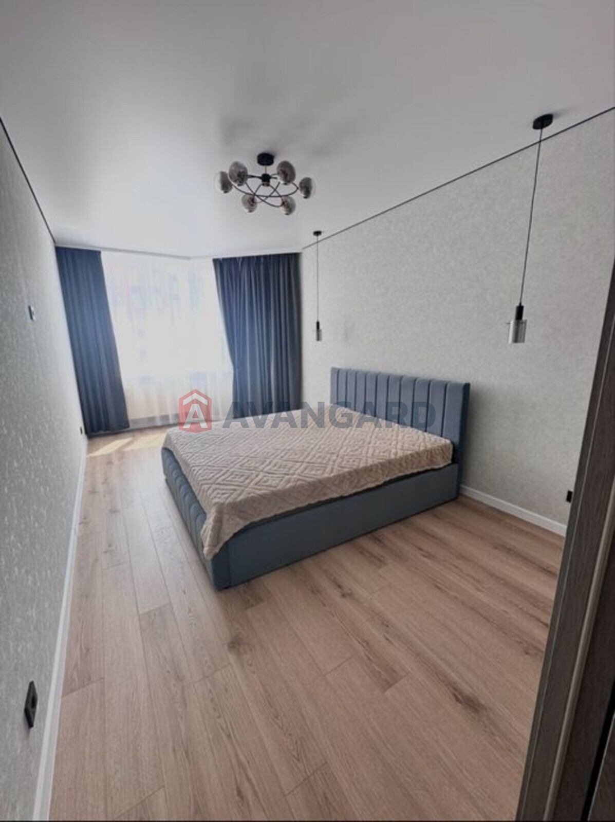 2 ��. ��������, 76/-/12 ��. �., 3/10 ������ ���� 3