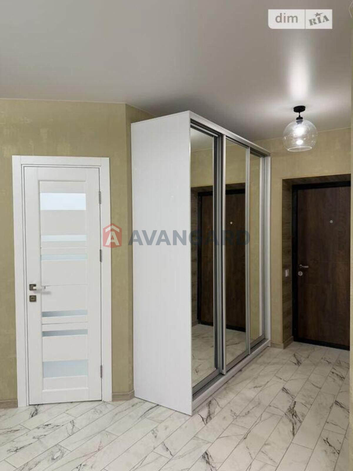 2 ��. ��������, 41/-/9 ��. �., 5/10 ������ ���� 7