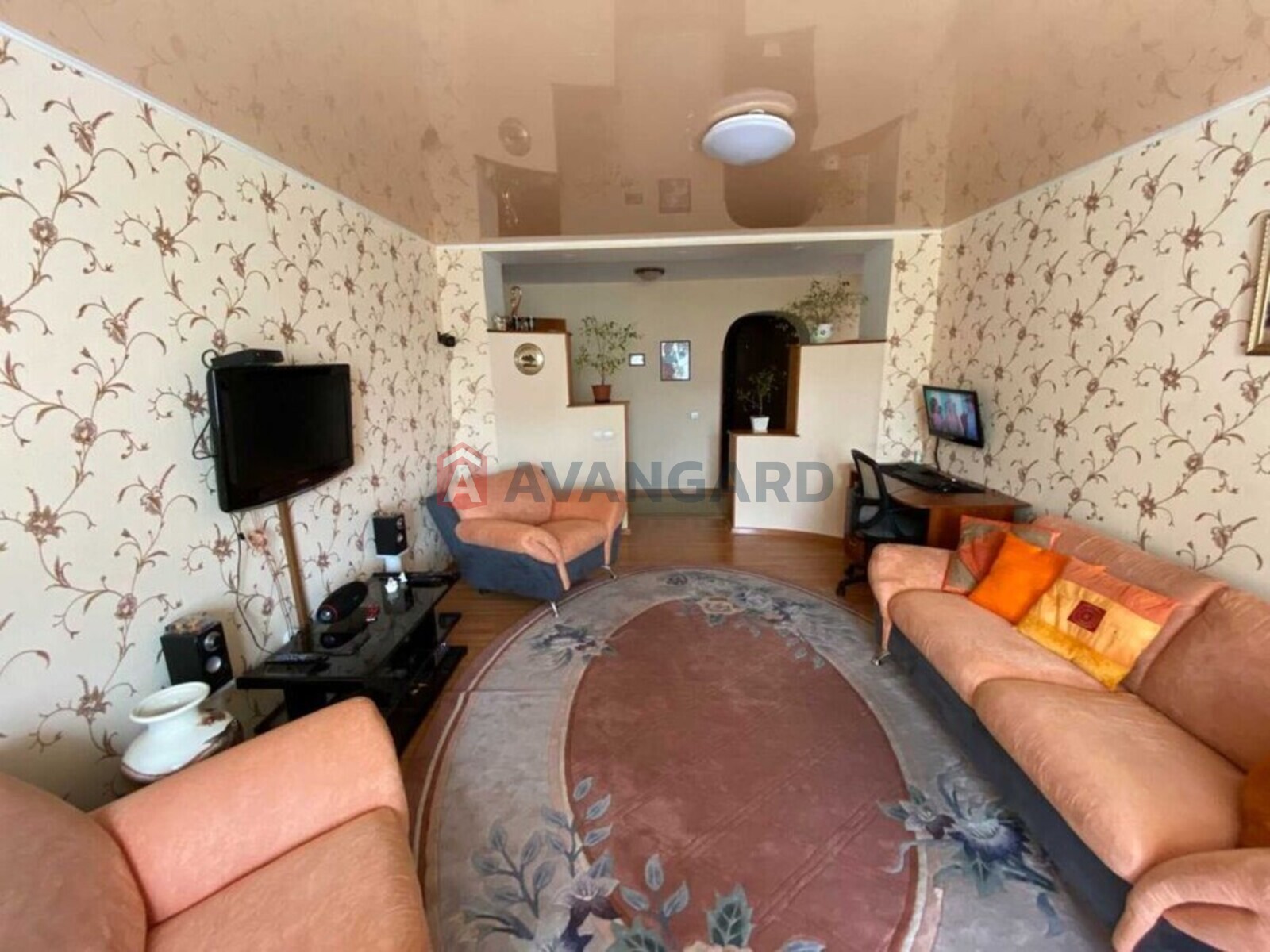 3 ��. ��������, 102/-/18 ��. �., 8/10 ������ ���� 1