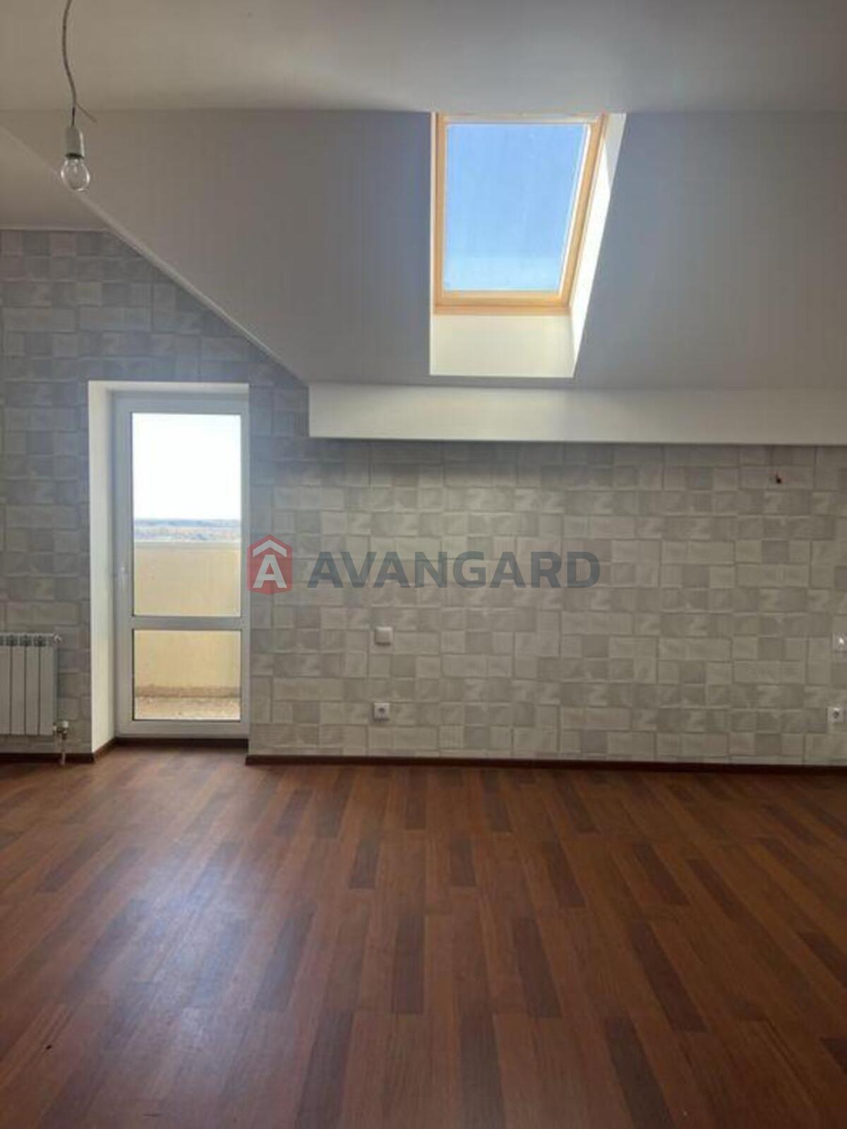 3 ����. ��������, 133/-/17 ��. �., 5/5 ���� ���� 13