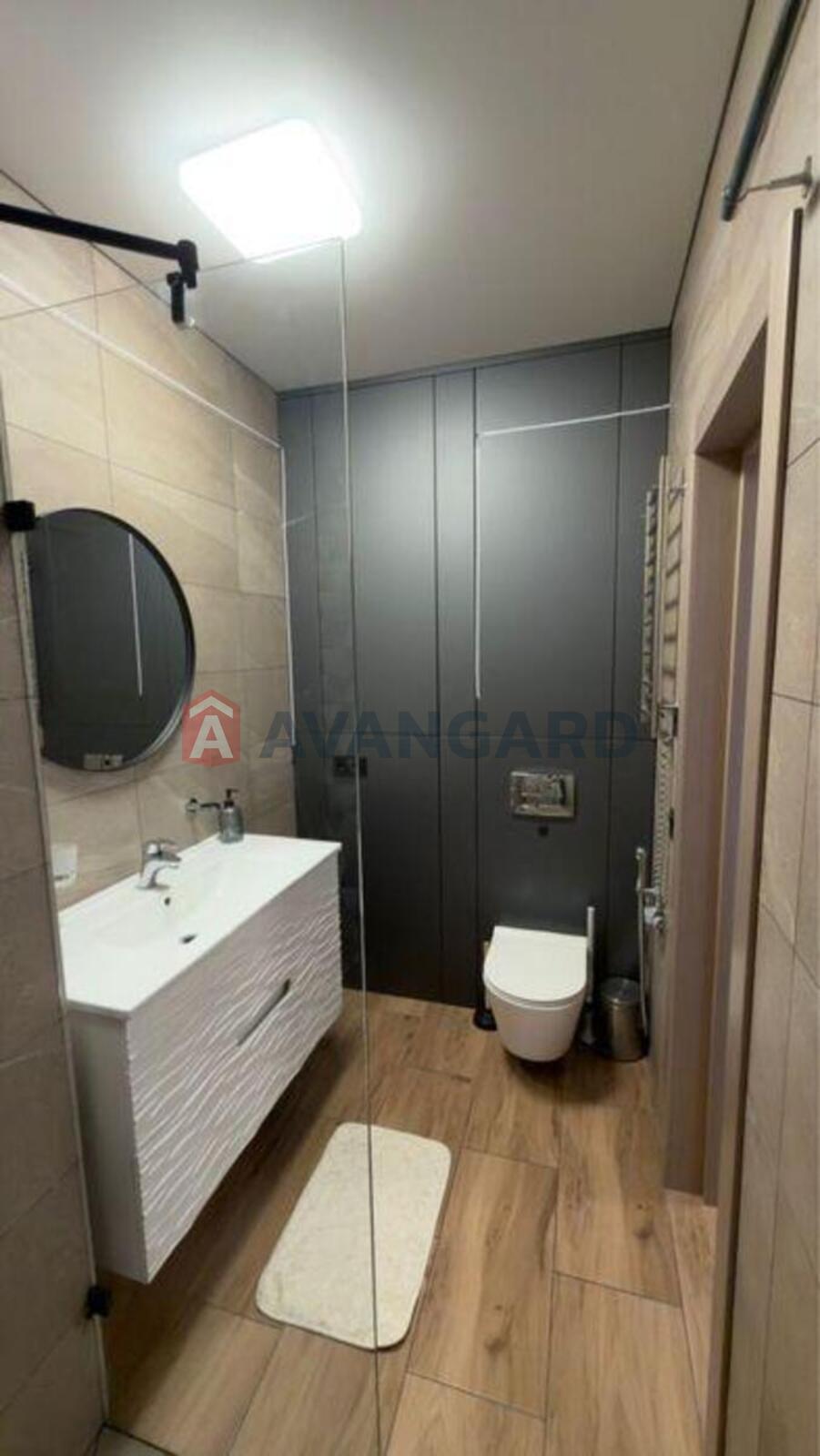 4 ��. ��������, 135/-/23 ��. �., 24/25 ������ ���� 12