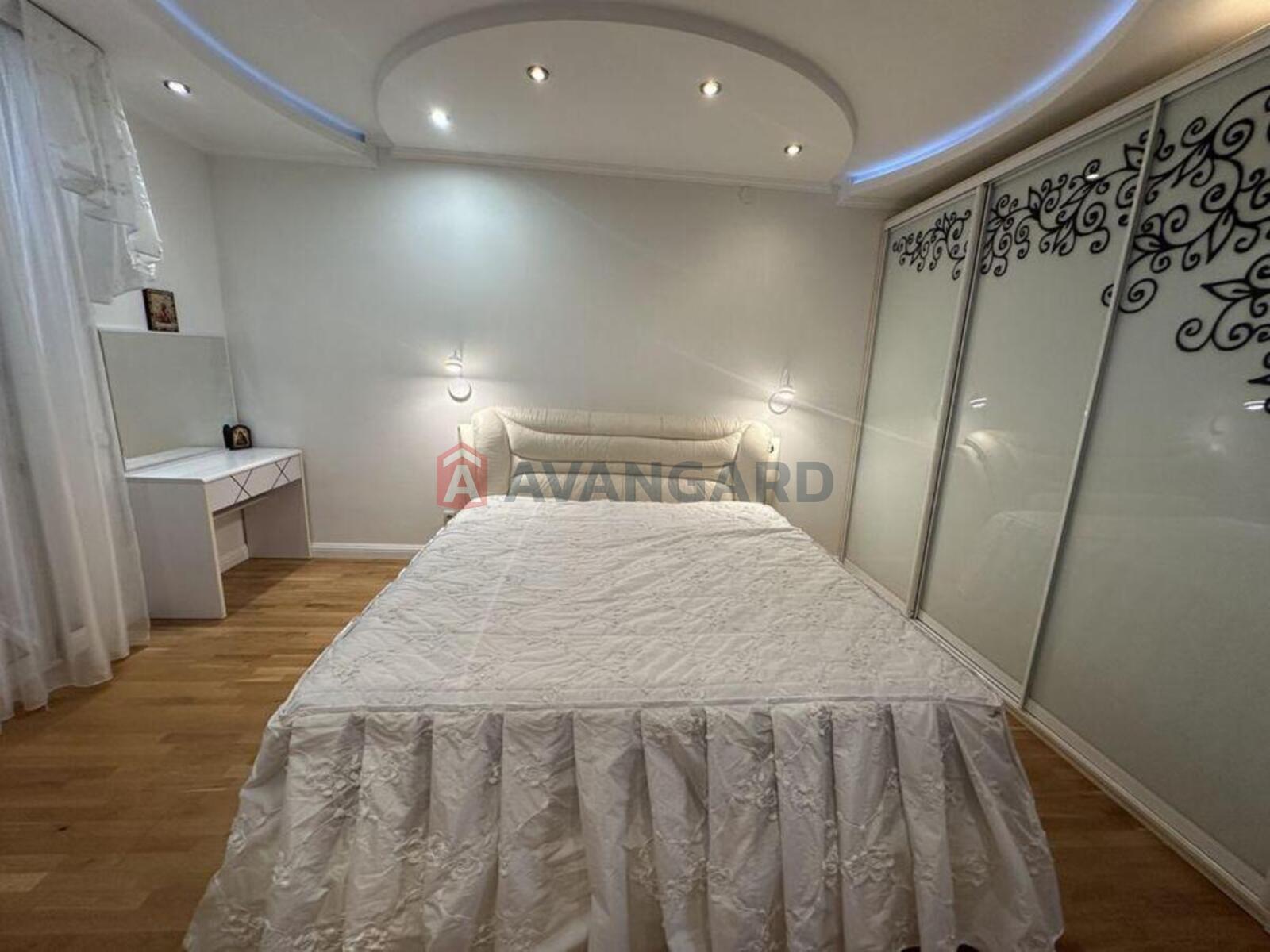 3 ��. ��������, 118/-/18 ��. �., 20/24 ������ ���� 11