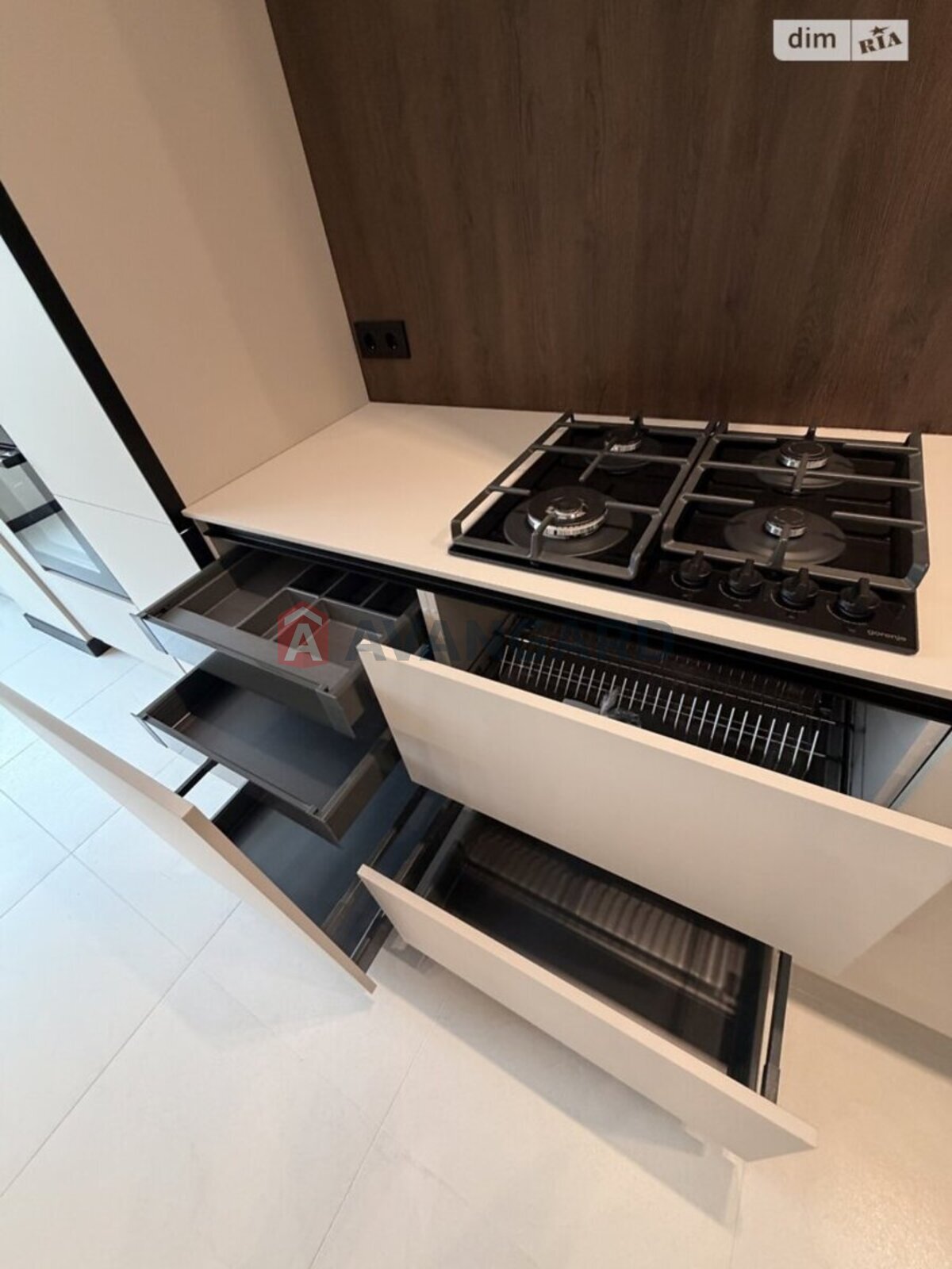 2 ��. ��������, 80/50/20 ��. �., 10/10 ������ ���� 19