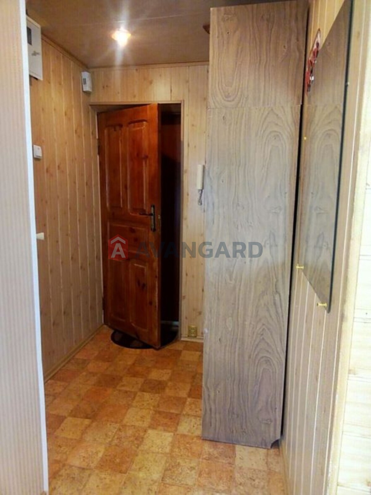 1 ��. ��������, 30/-/5 ��. �., 4/5 ������ ���� 7