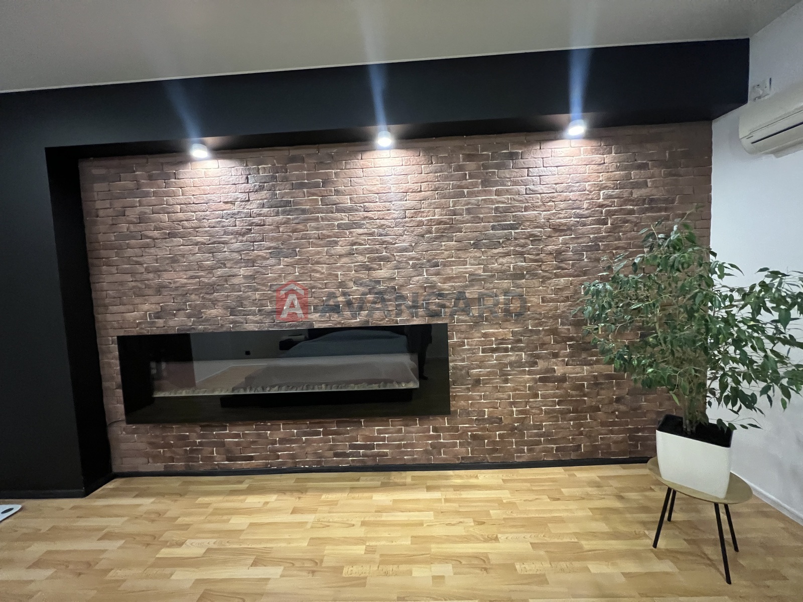 3 ��. ��������, 82/-/9 ��. �., 5/5 ������ ���� 23