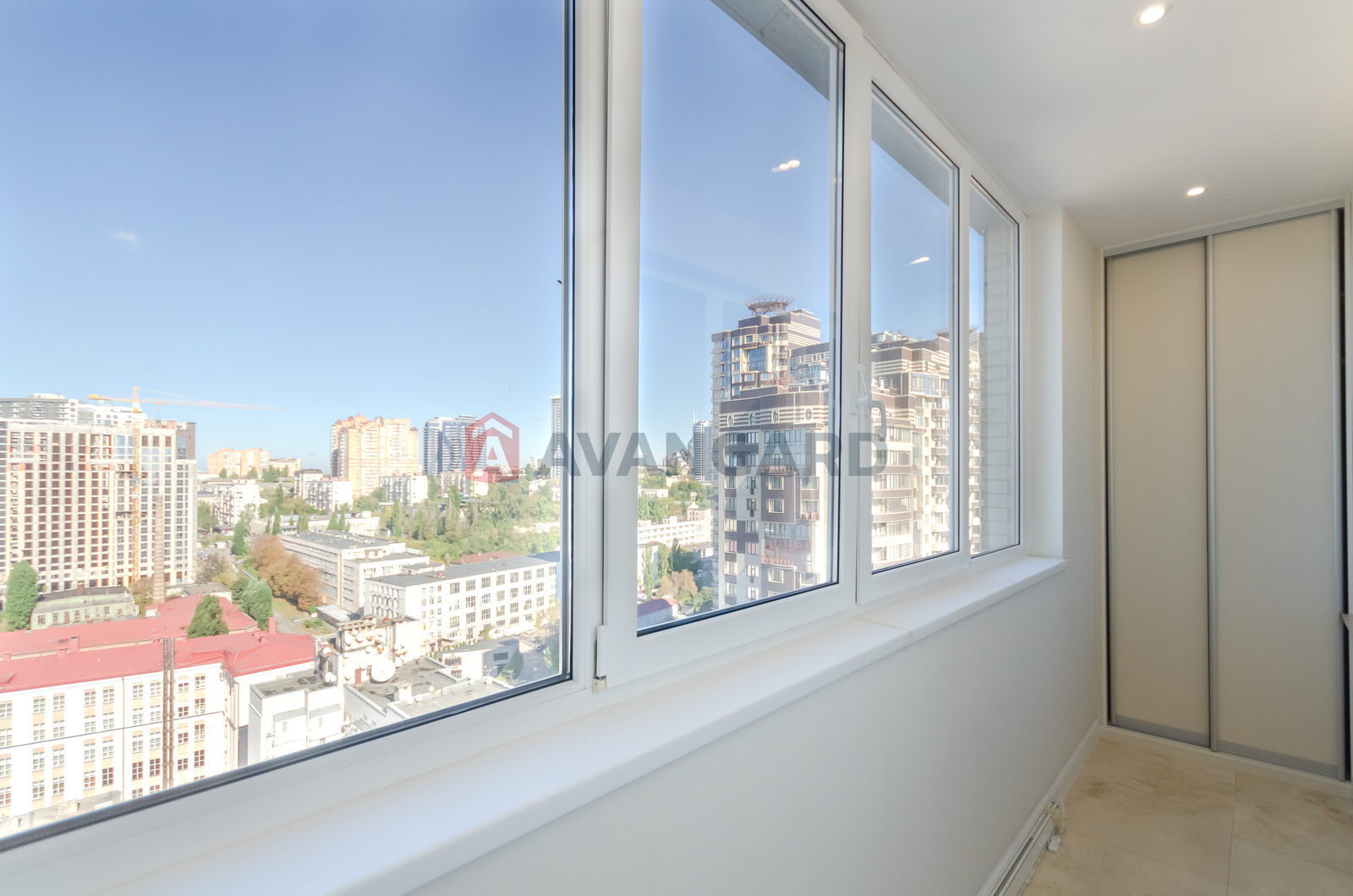 4 ��. ��������, 201.7/-/35 ��. �., 16/18 ������ ���� 11