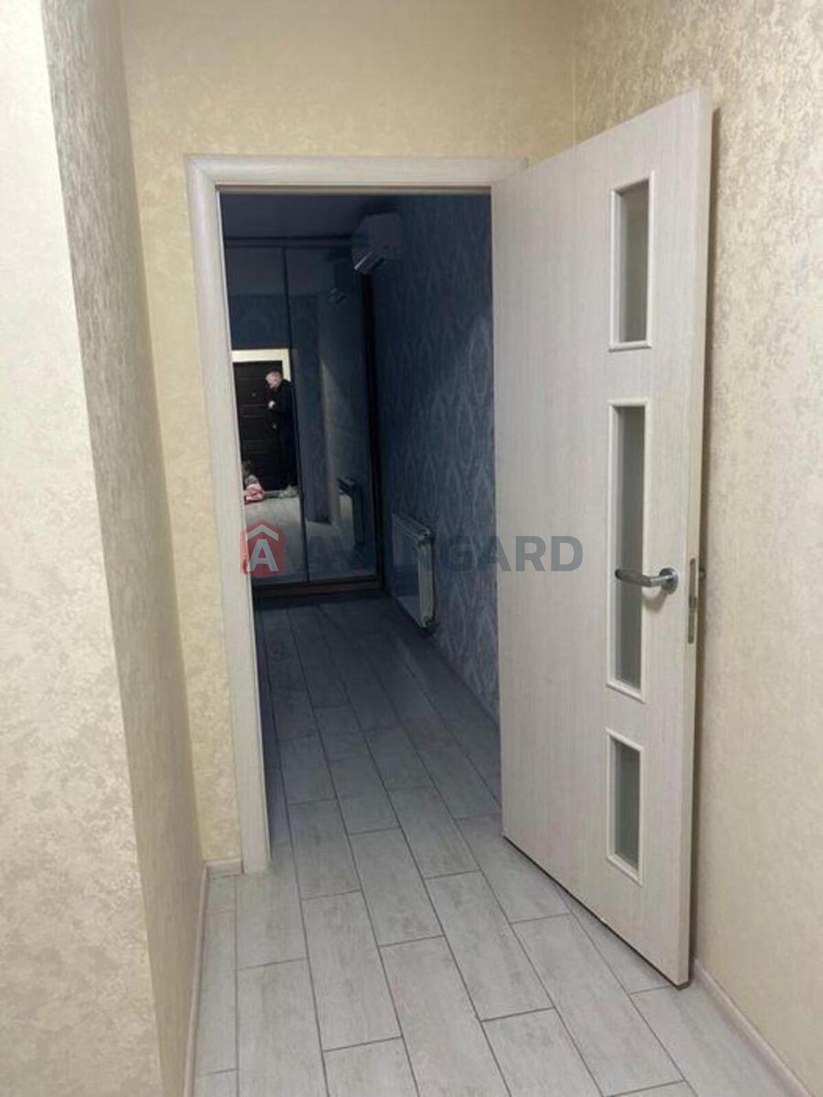 1 ��. ��������, 38/-/11 ��. �., 12/25 ������ ���� 6