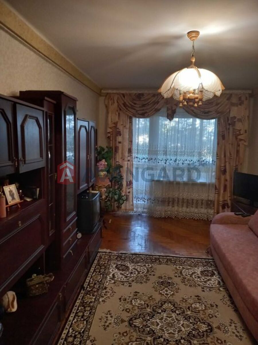 3 ��. ��������, 69/-/8 ��. �., 1/9 ������ ���� 7