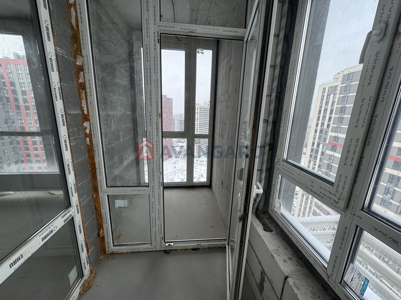 2 ��. ��������, 69/45/22 ��. �., 21/26 ������ ���� 14